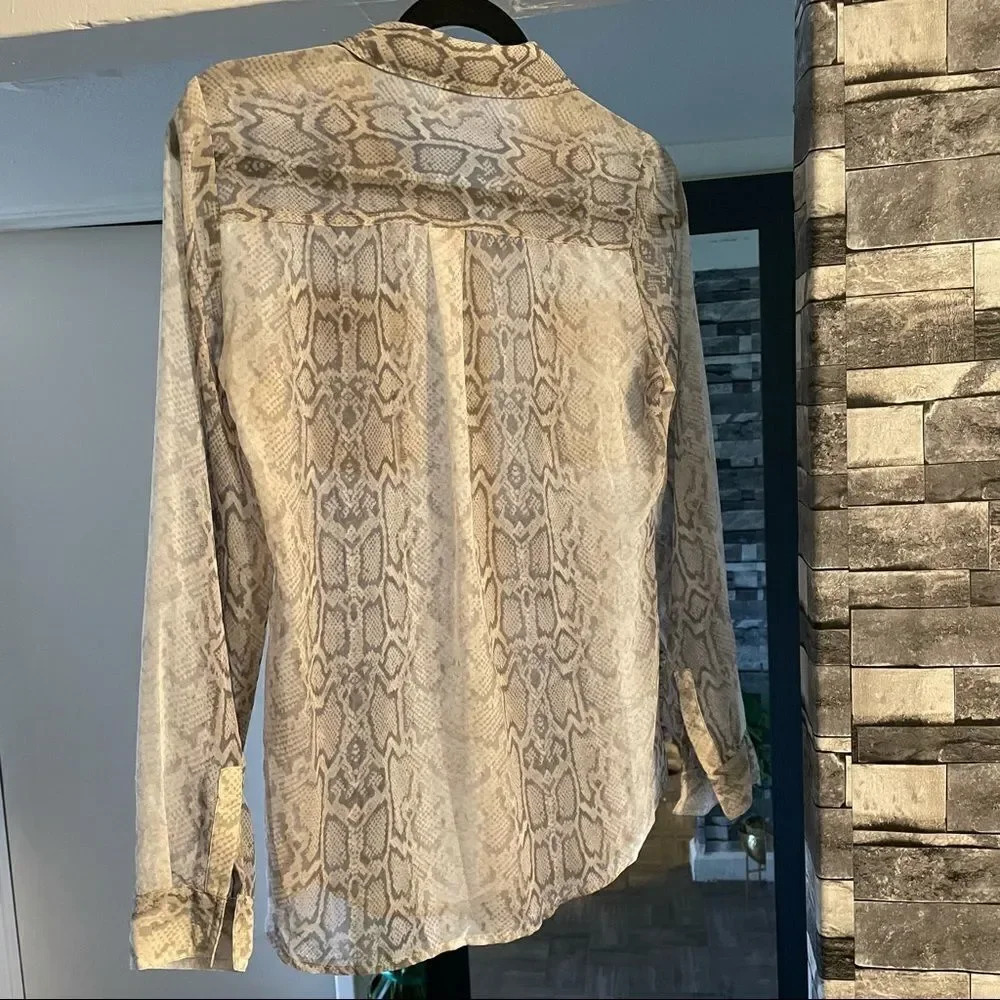 old navy snake print semisheer button up blouse - Picture 9 of 11